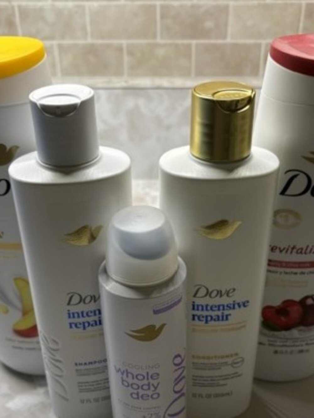 Dove 5 Pieces Body Wash,Shampoo and Conditioner and Deodorant